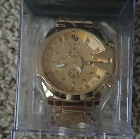 Gold Watch - Picture 4 of 8